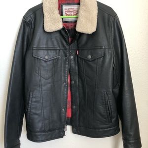 New w/tags Black Levi’s Jacket size small